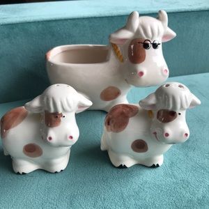 Vintage cow salt and pepper shakers with sugar